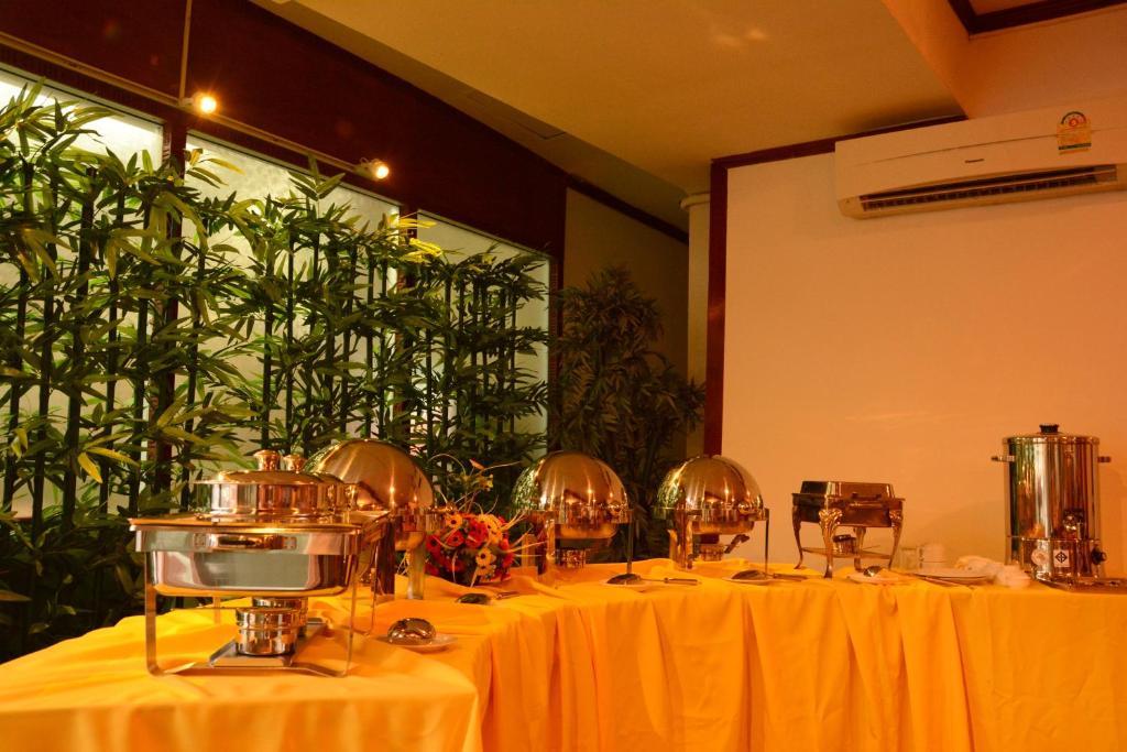 Pohseen Grand Palace Hotel Bangkok Esterno foto