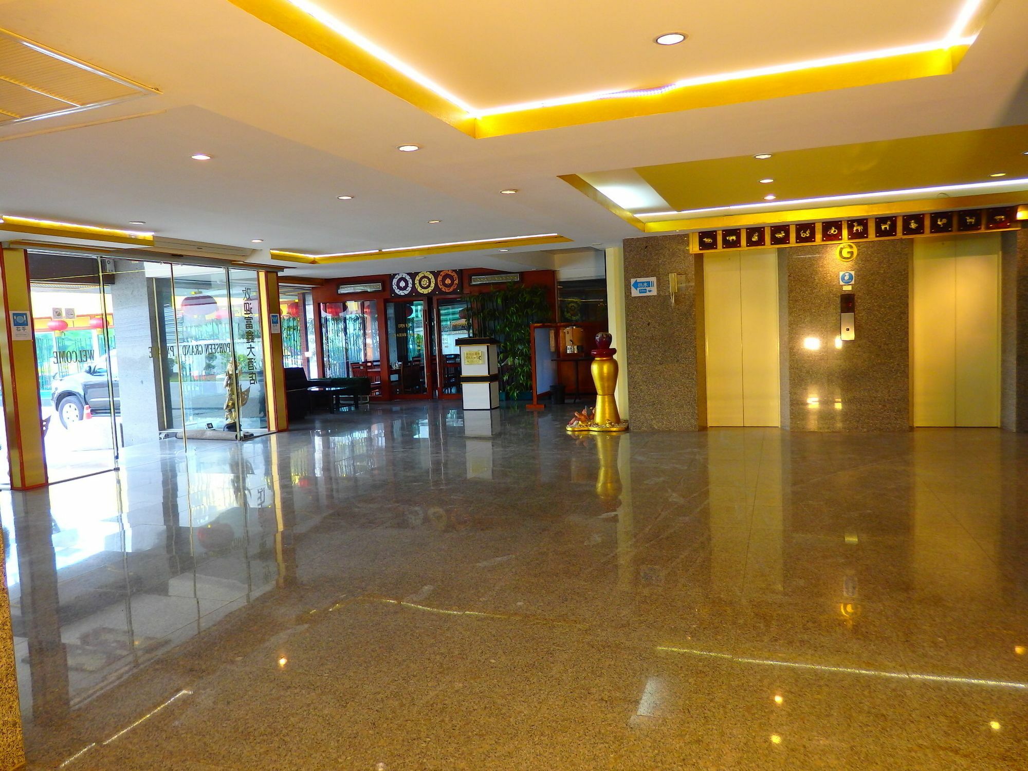 Pohseen Grand Palace Hotel Bangkok Esterno foto
