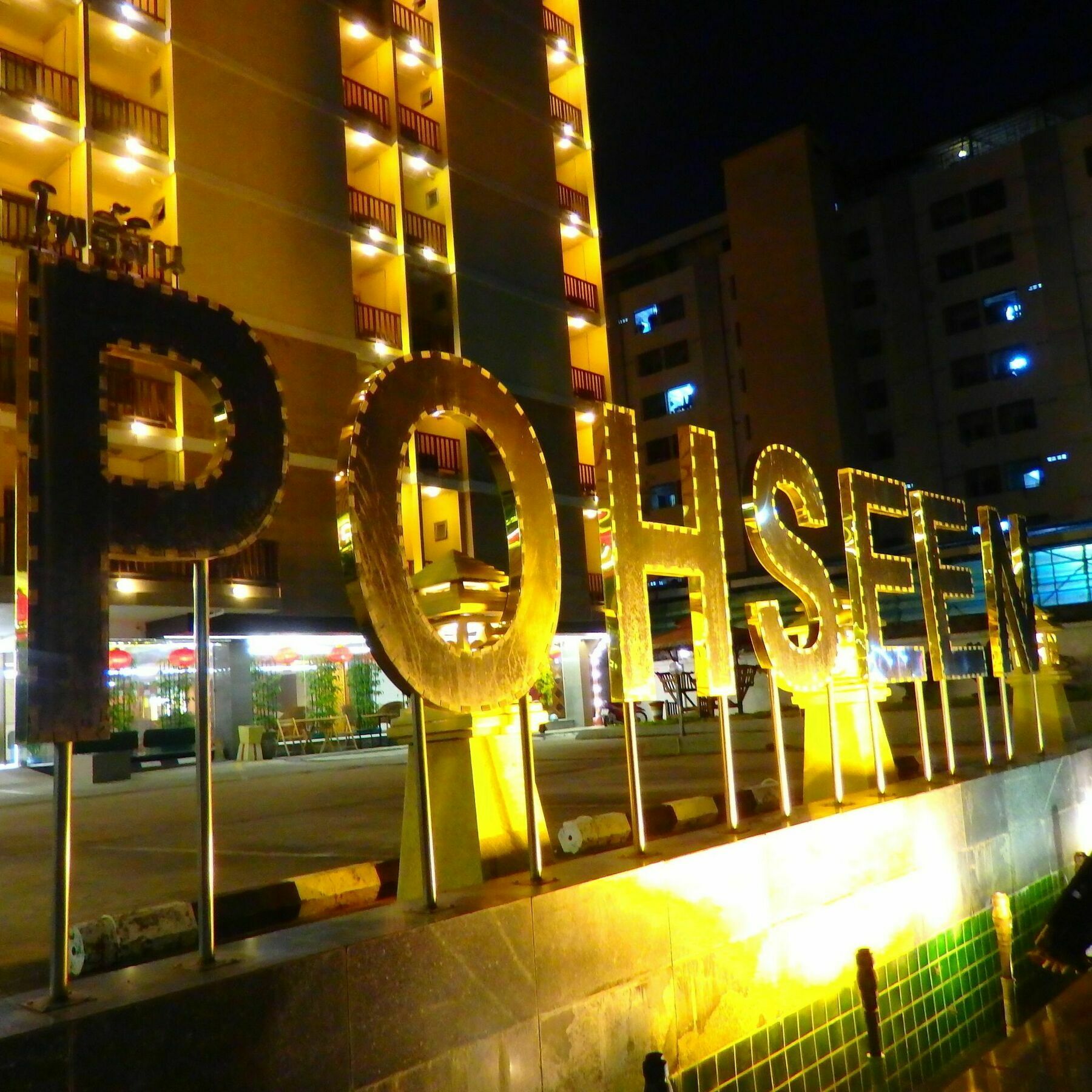 Pohseen Grand Palace Hotel Bangkok Esterno foto